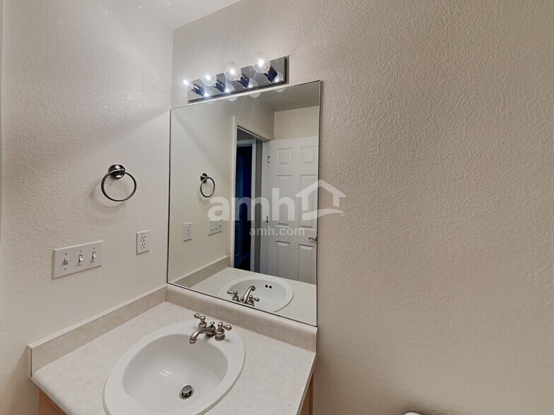 Building Photo - 11549 Black Maple Ln