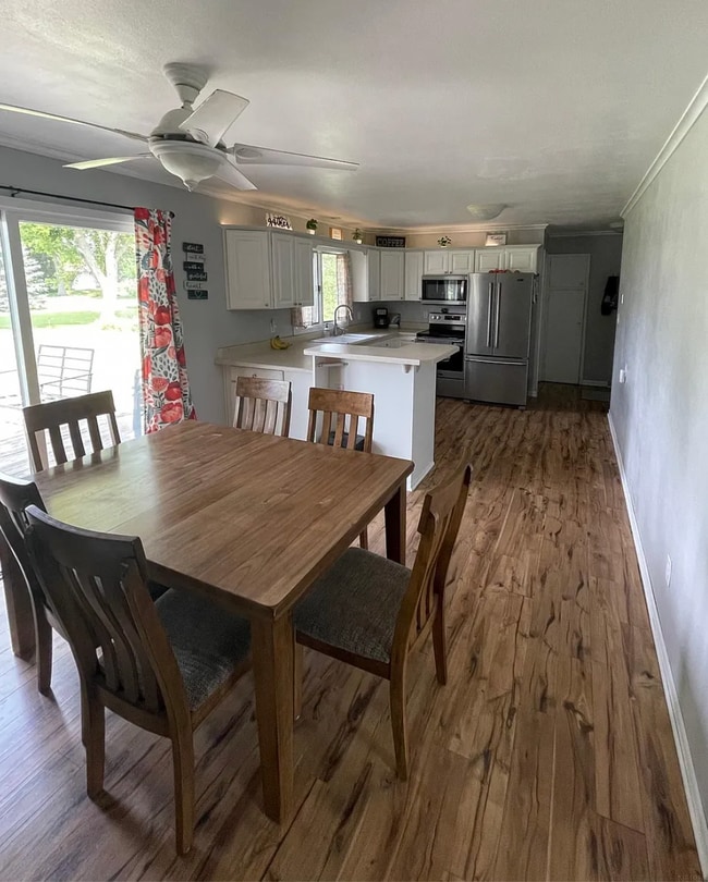 Building Photo - 1915 Highview Ct