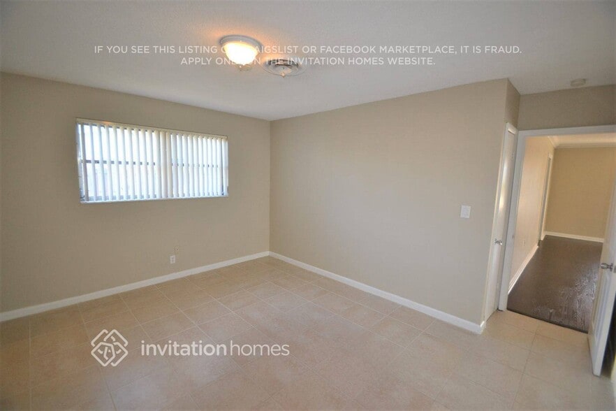 Building Photo - 1501 N 46th Ave