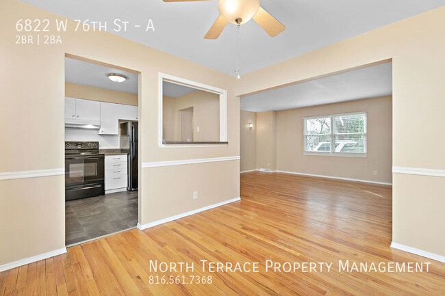 Building Photo - 2BR 2B with W/D and Hardwood Floors