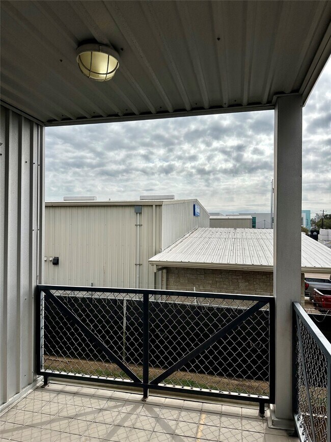 Building Photo - 3208 Yellowstone Park Dr