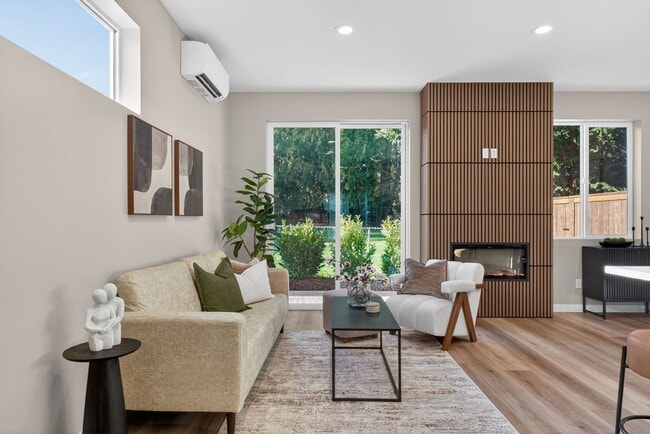 Building Photo - 10905 SE Home Ave