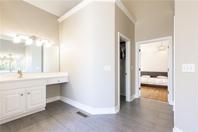 Building Photo - 9360 Nesbit Lakes Dr