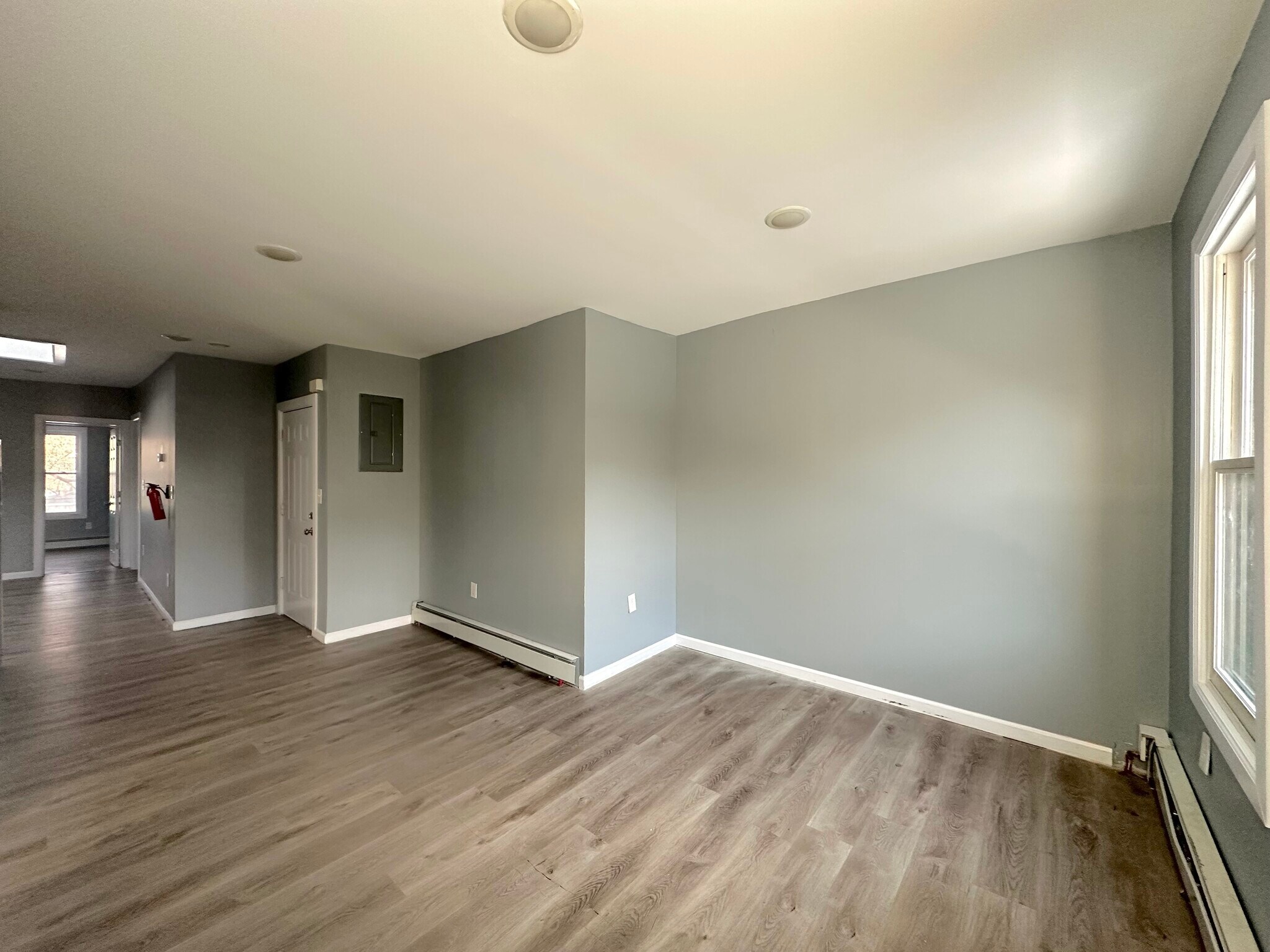 Building Photo - 105 William St