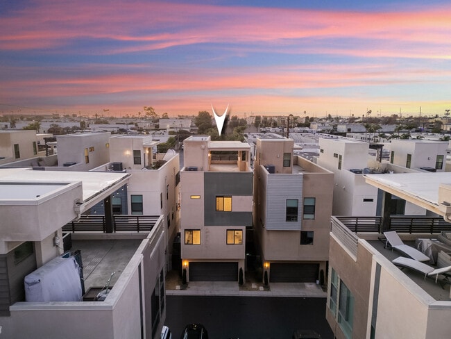 Building Photo - 1650 Pomona Ave