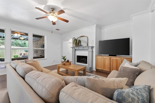 Building Photo - 66 S Longsford Cir