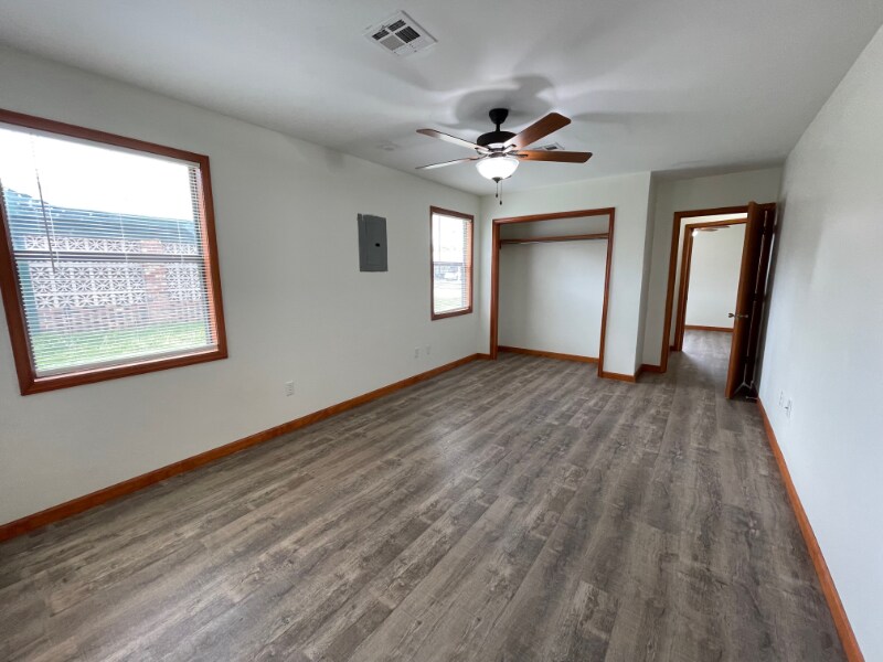 Building Photo - 311 Mahler St