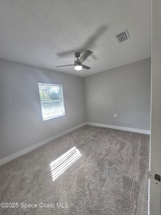 Building Photo - 58 Moore Ave