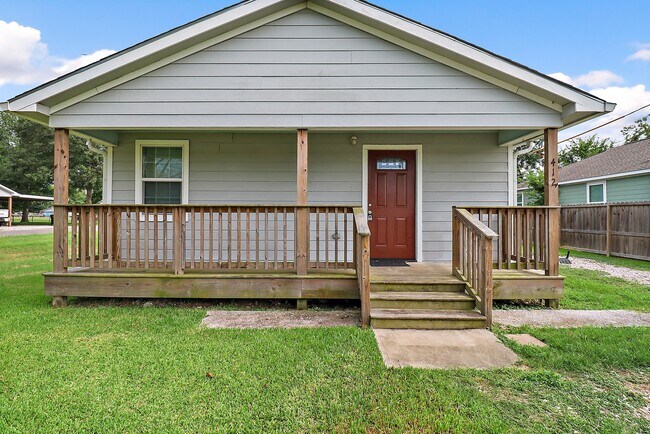 Primary Photo - 412 Stowell St