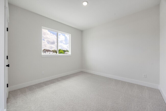 Building Photo - 9311 Montridge Dr