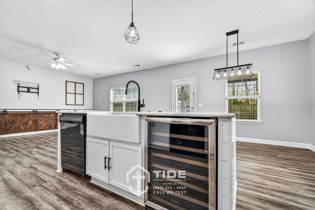 Building Photo - Spacious Living in Moncks Corner