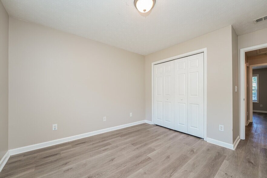 Building Photo - 725 Loblolly Ln