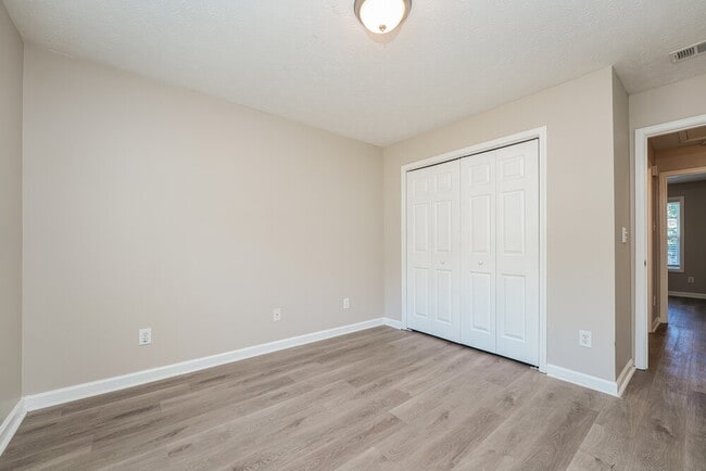 Building Photo - 725 Loblolly Ln