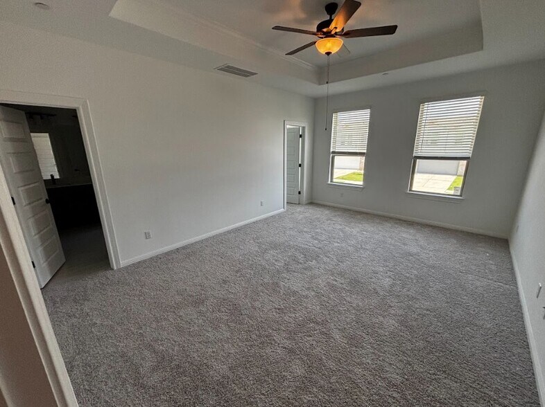 Building Photo - 2725 Woodall Dr