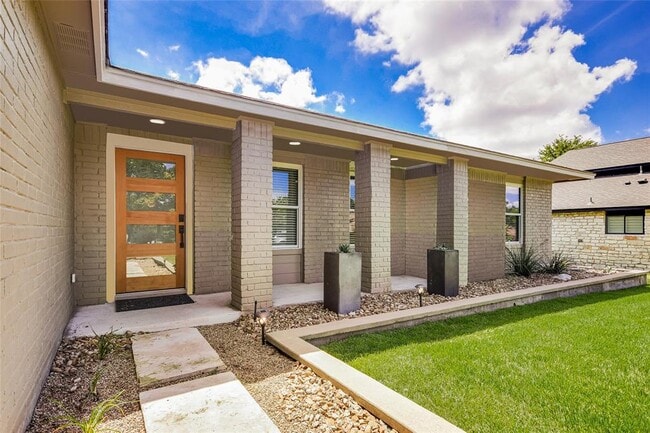 Building Photo - 9026 Lockleven Loop