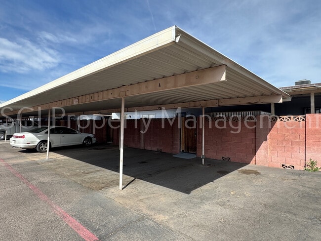 Building Photo - 6812 N 35th Ave