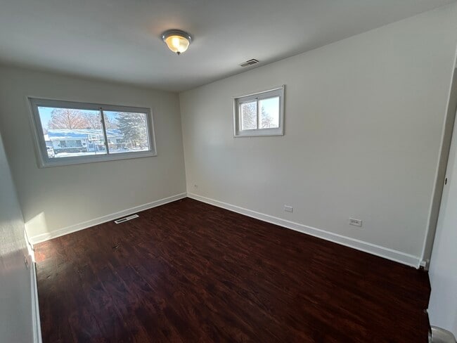 Building Photo - 1436 Forest Pl