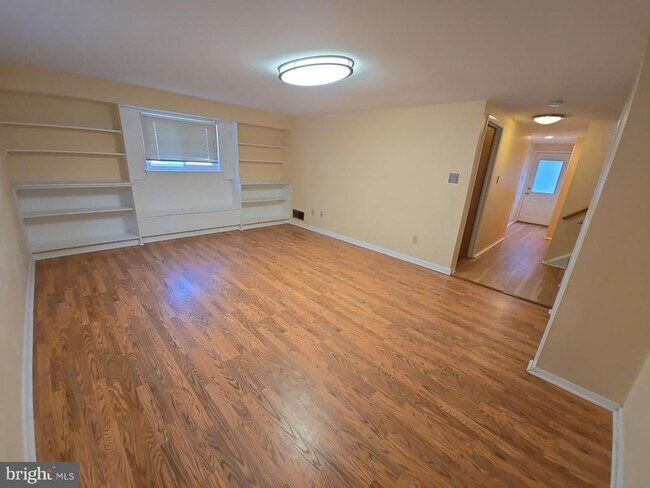 Building Photo - 1615 Ladd St