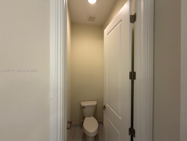 Building Photo - 455 SW 113th Ln