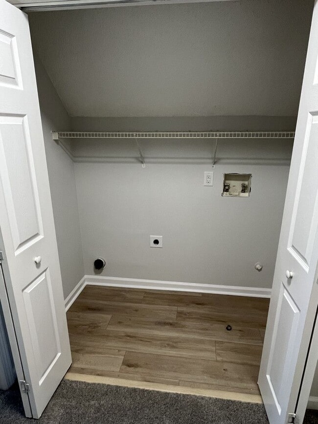 Building Photo - Updated 4 Bed Home in North Charlotte