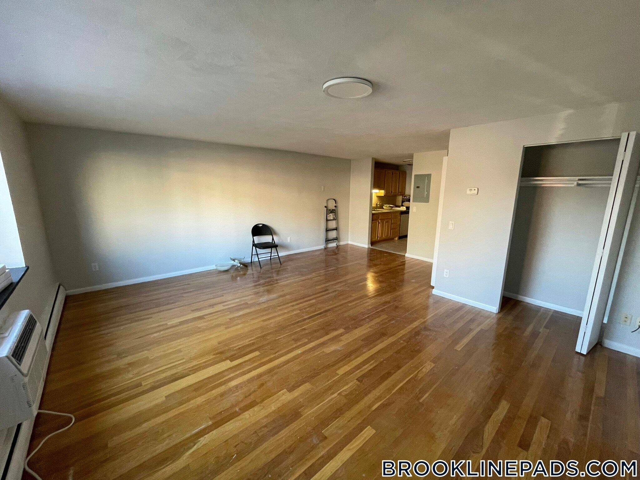 Building Photo - 222 Babcock St