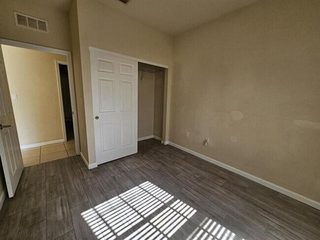 Building Photo - 3255 NW 31st Terrace