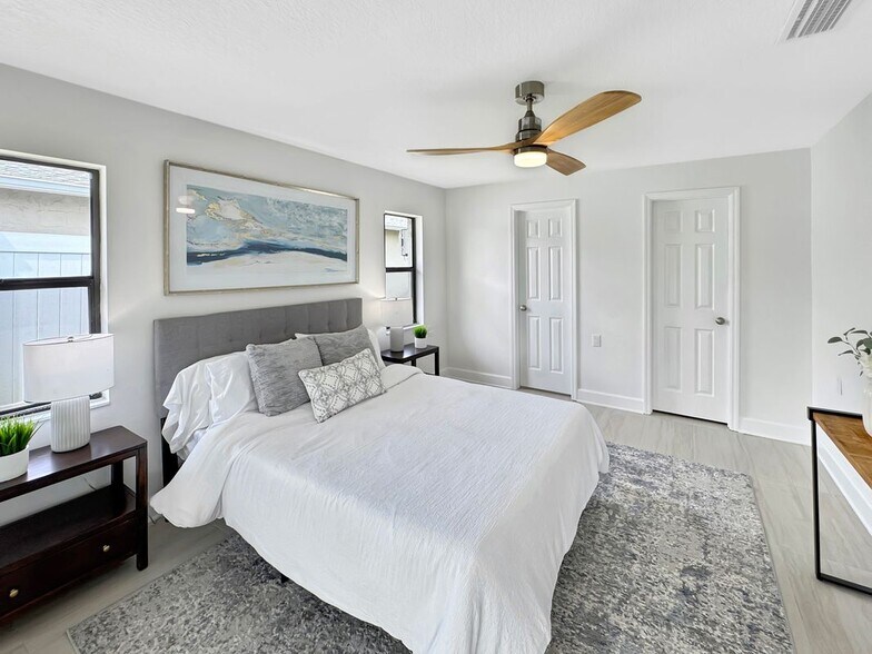 Building Photo - 9907 ISLAND HARBOR Dr