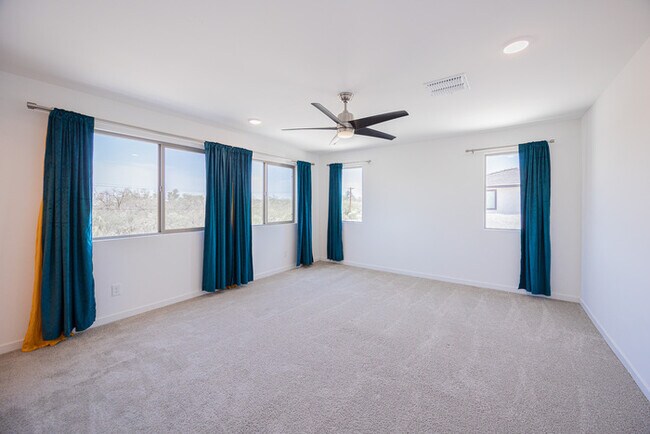 Building Photo - 7412 W Gardenia Ave