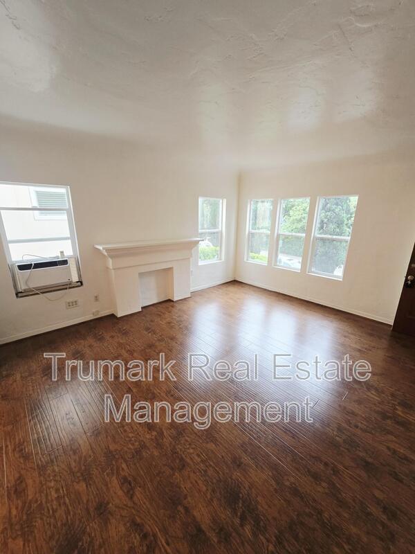 Building Photo - 4315 Avocado St