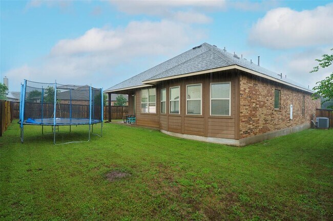 Building Photo - 209 Brantley Lake Ln