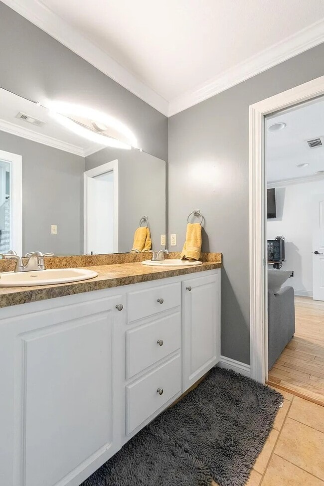 Building Photo - 104 Heartwood
