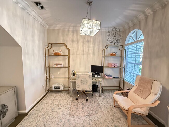 Building Photo - Two-story Upscale Townhouse located at Bel...