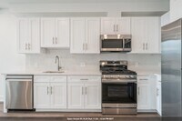 Building Photo - 32 Jones St