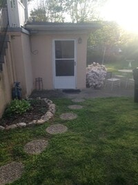 Building Photo - 120 S Graham St