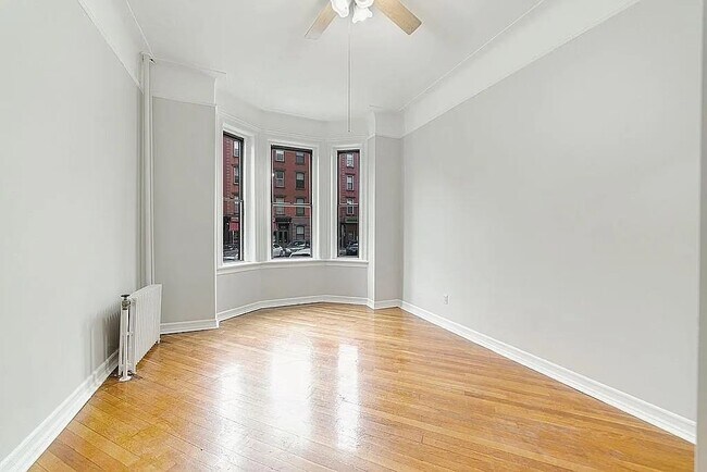 Building Photo - 807 Washington St