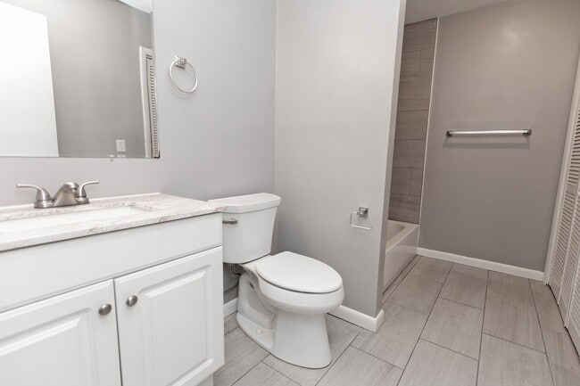 Building Photo - 857 Heritage Cir