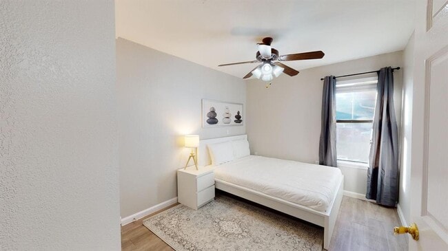 Building Photo - 5105 Spruce Cove