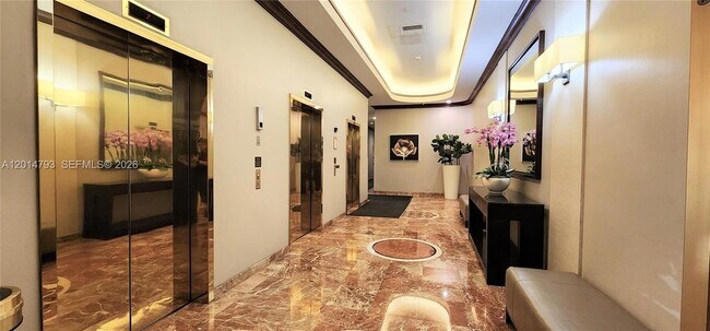 Building Photo - 3610 Yacht Club Dr
