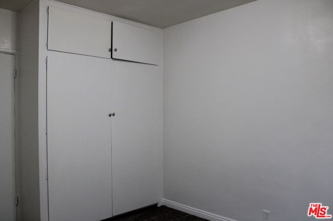 Building Photo - 6340 10th Ave