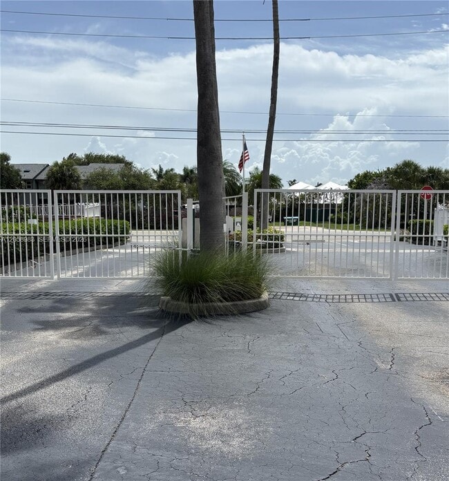 Building Photo - 3880 N Hwy A1A