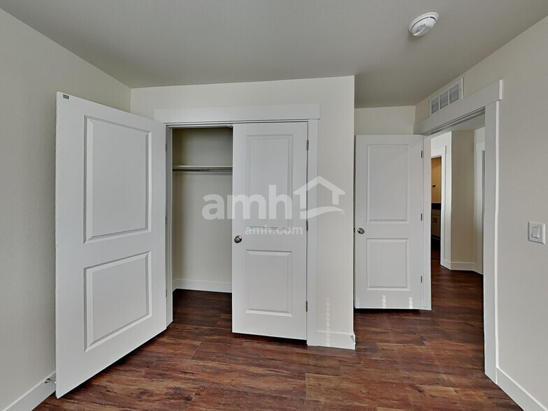 Building Photo - 11553 W Mesquite St