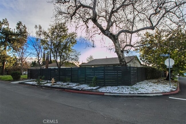 Building Photo - 6059 Vantage Ave