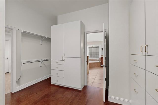 Building Photo - 16157 Meadow Spring Dr