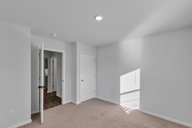 Building Photo - Move in Special- move-One Month Waived Rent with a lease signed by 12/31!!!