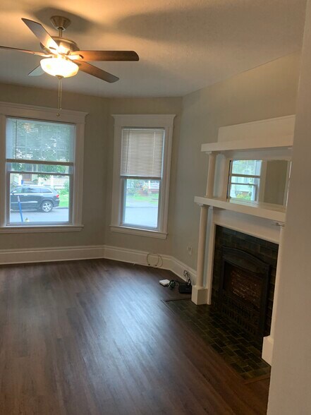 Building Photo - 152 Rosedale St