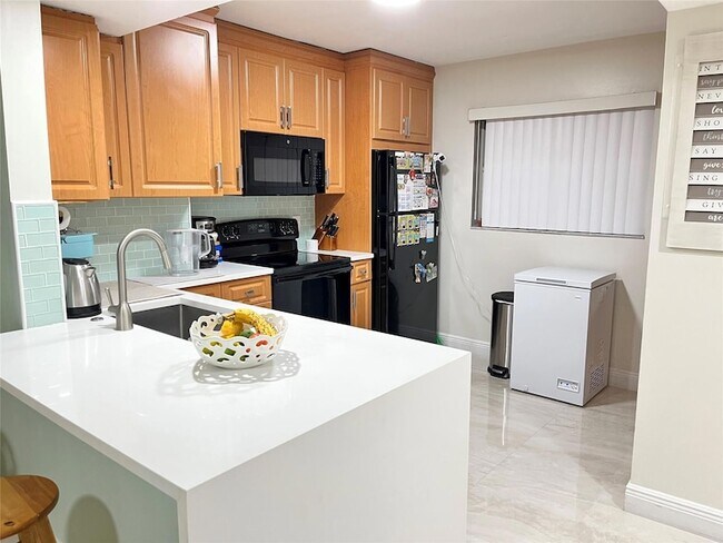 Building Photo - 12069 Royal Palm Blvd