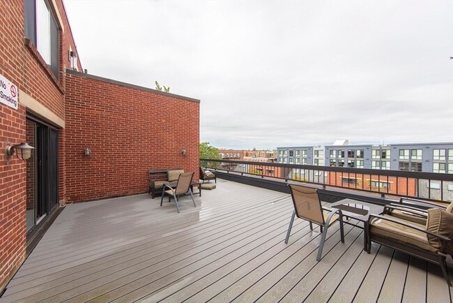 Building Photo - 85 Brainerd Rd