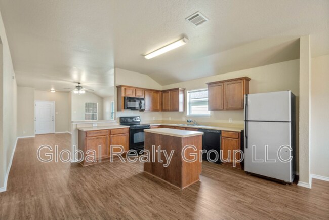 Building Photo - 117 Bronco Bend
