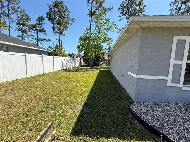 Building Photo - 121 Lindsay Dr