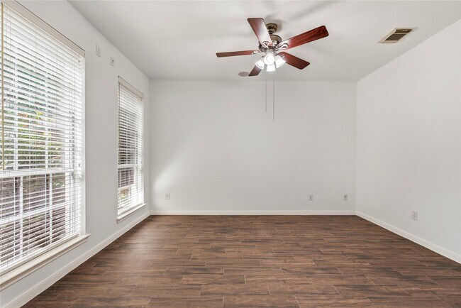 Building Photo - 1810 Candle Light Ct